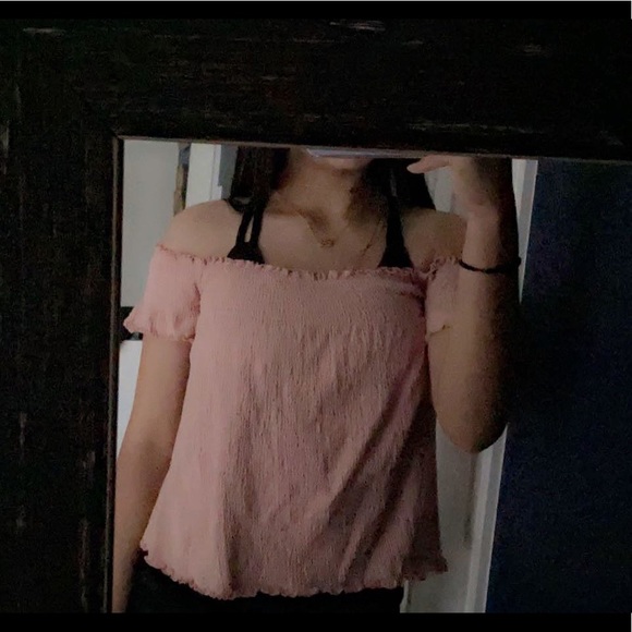 Off the shoulder - Picture 2 of 3